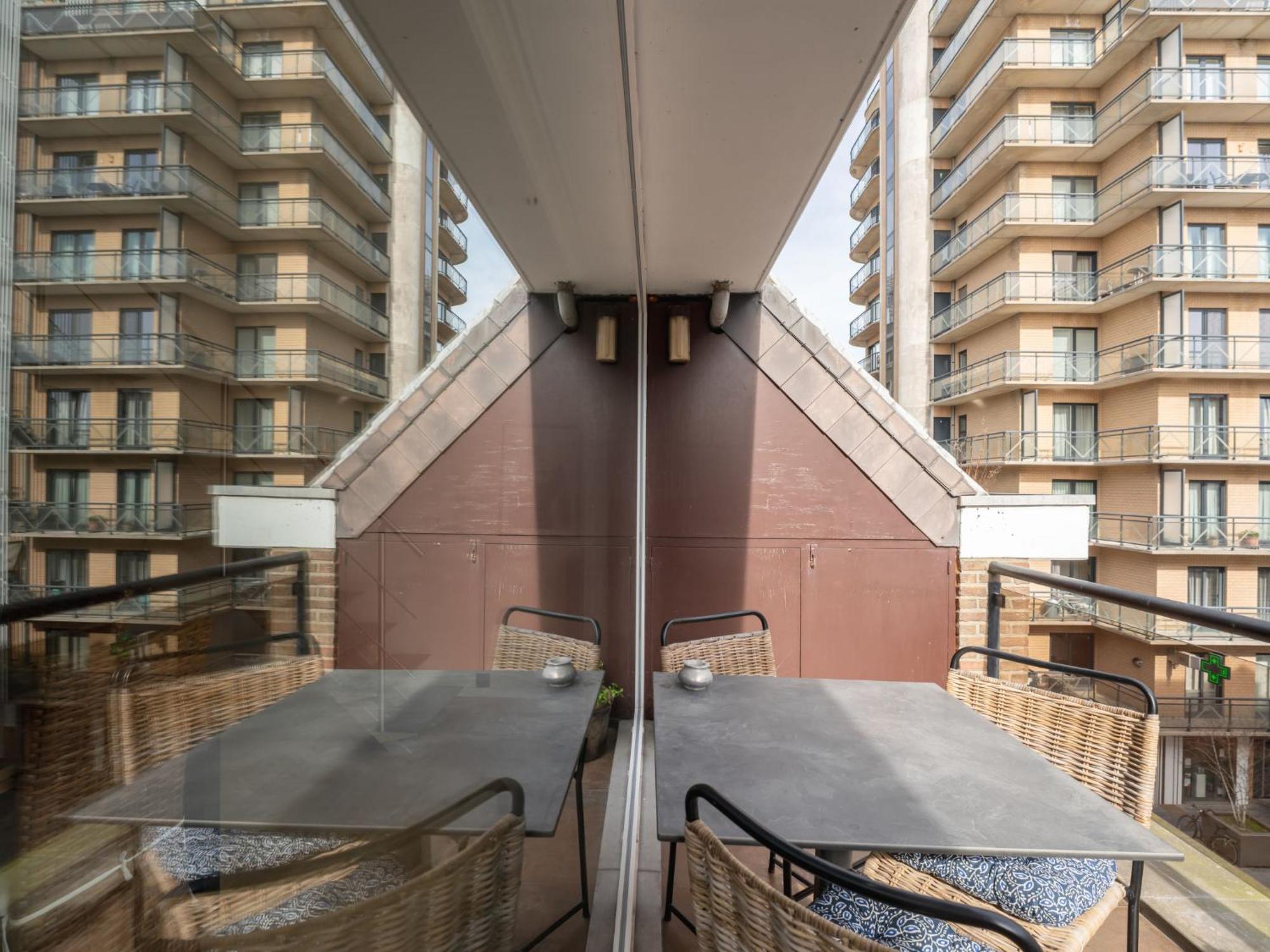 Searise With Lateral Sea View & Parking By Interhome Appartement Blankenberge